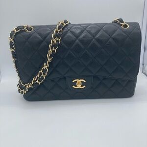 CHANEL CC BLACK QUILTED GOLD HARDWARE CAVIAR JUMBO DOUBLE FLAP CROSSBODY